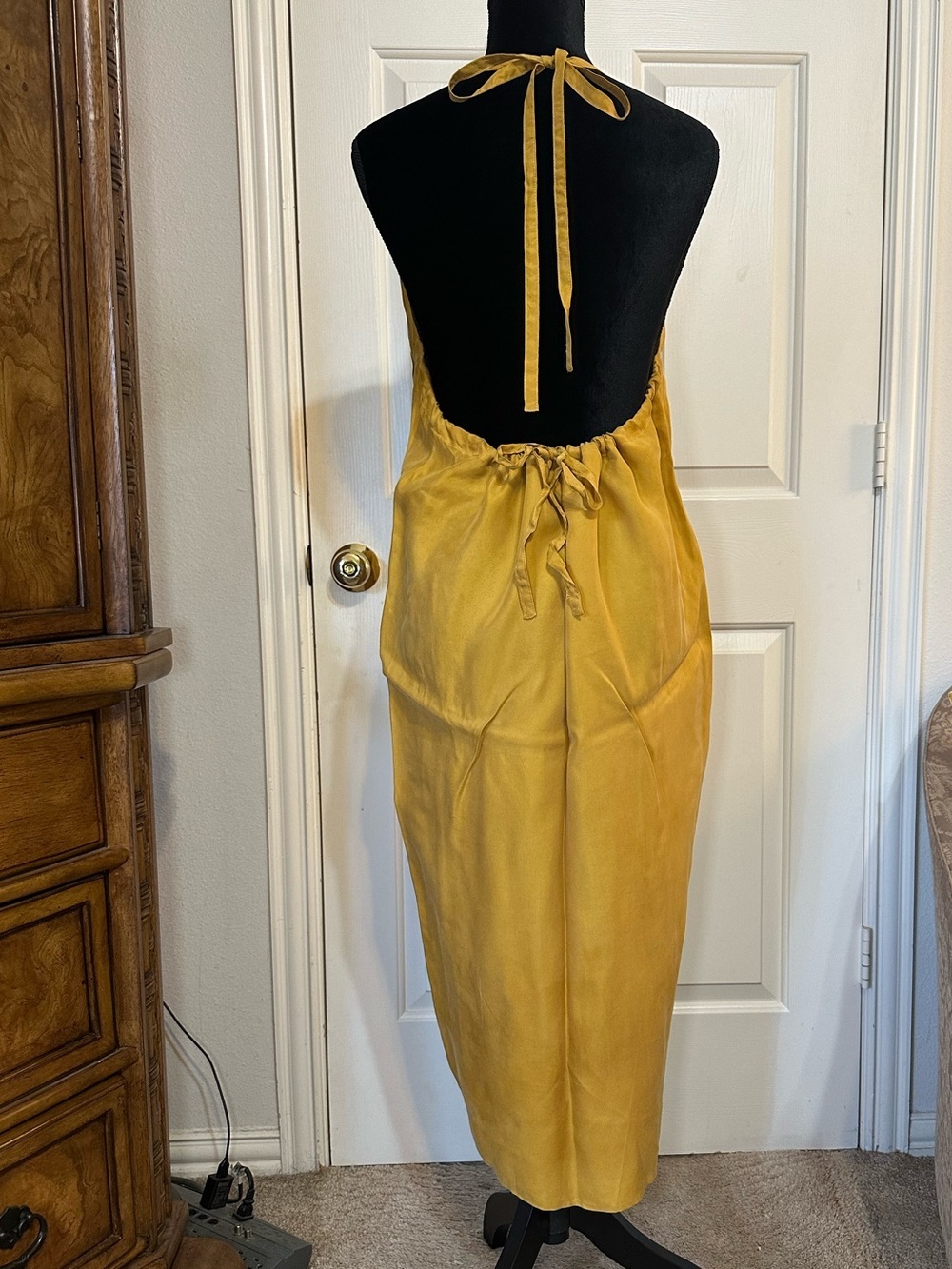 Lovestitch Cupro Halter Tie Back Dress Medium Mustard Gold Resort Vacation - Picture 3 of 14